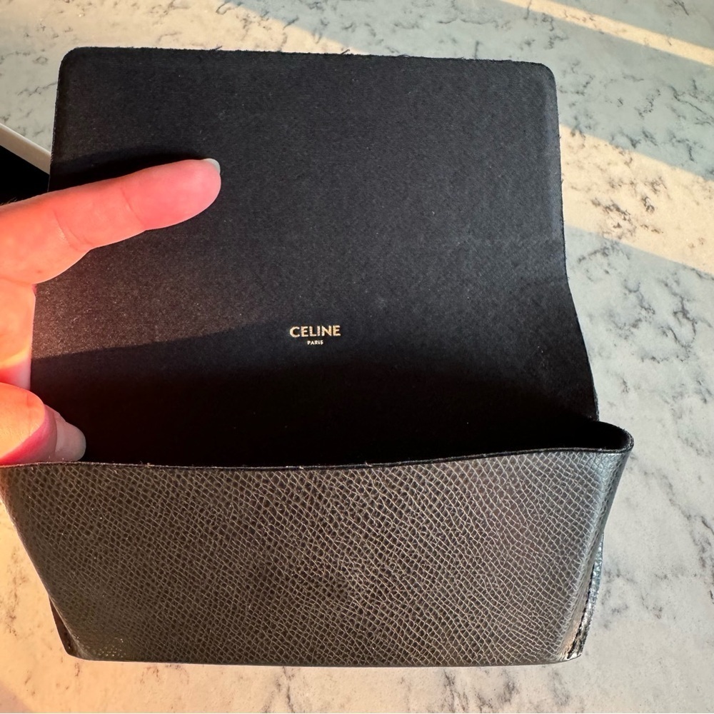 NWOT! CELINE Square Triomphe Logo Sunglasses in
Dark Havana CL401671 - Picture 13 of 16